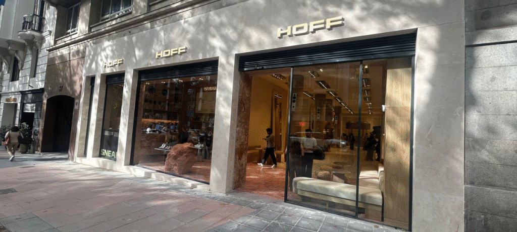 Fachada Velazquez 37. Tienda flagship HOFF